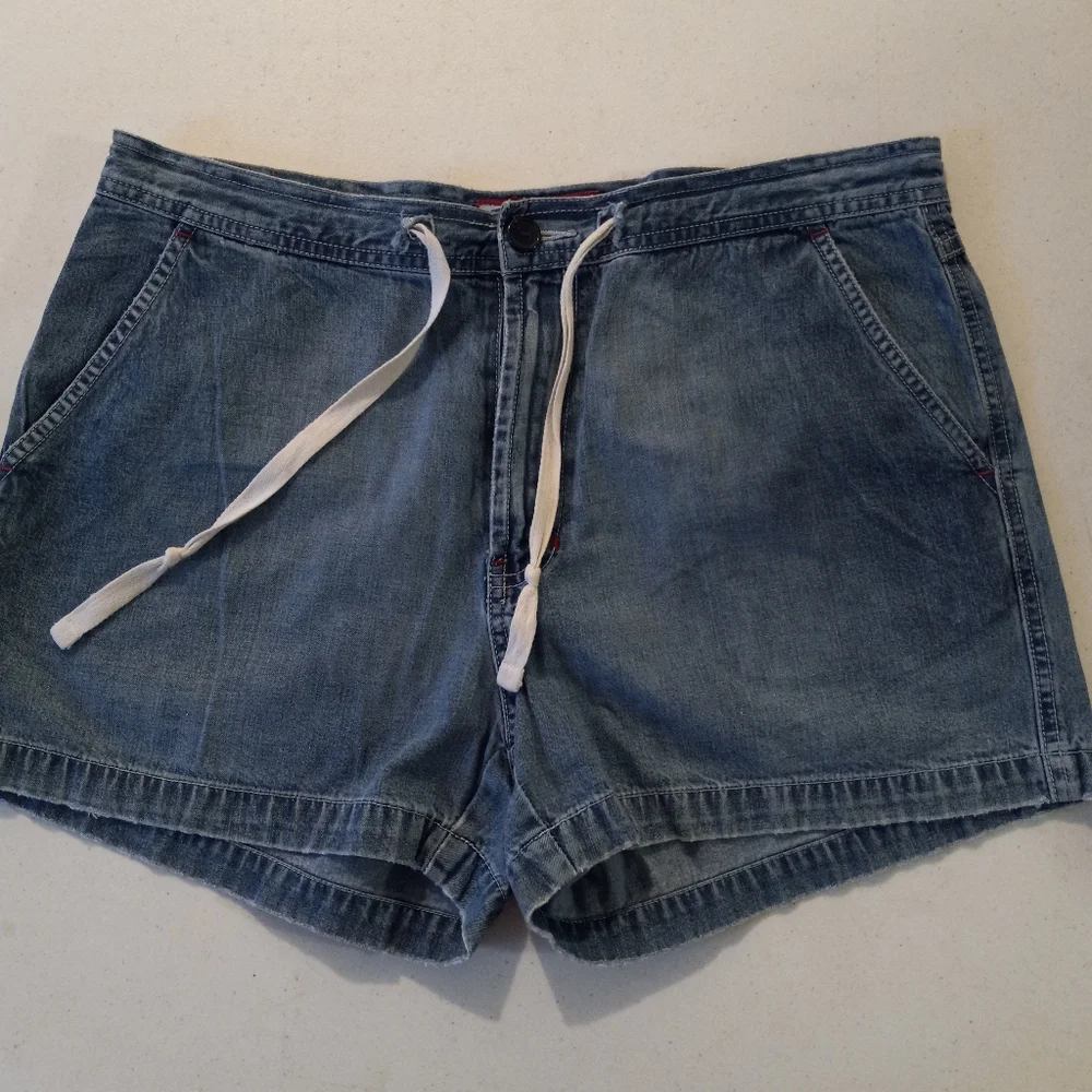 Shorts - Picture 1 of 3